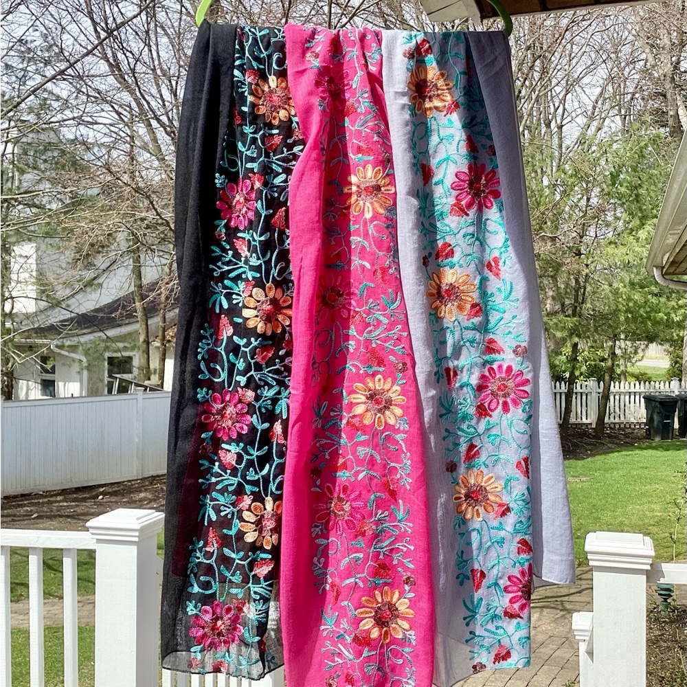 🌸Boho Embroidered Scarf/Wrap